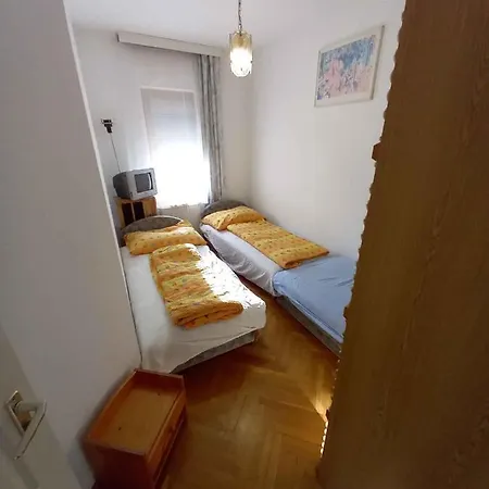 In 18766 Apartmán *